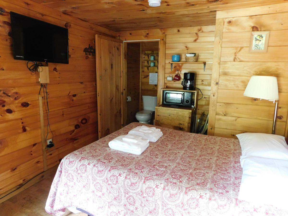 Pine Crest Motel & Cabins Barton Zewnętrze zdjęcie