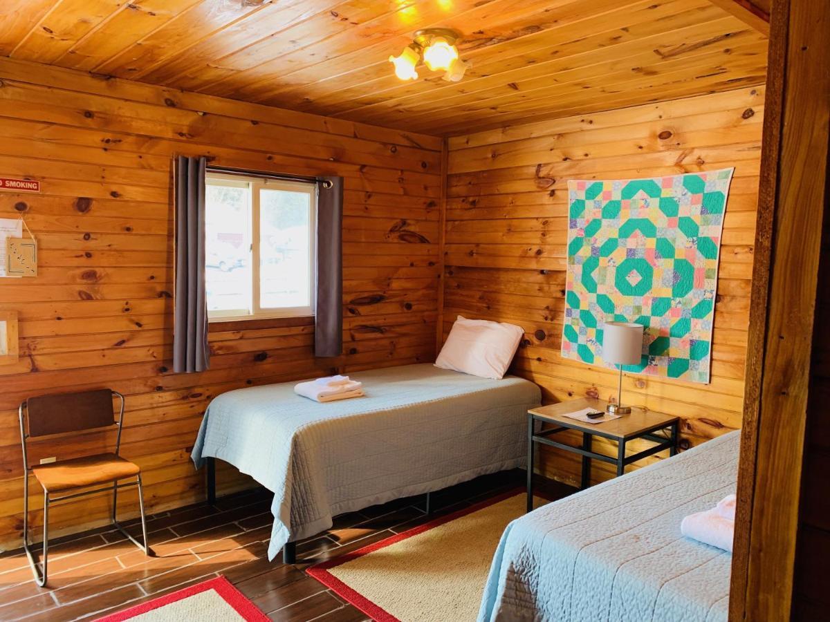 Pine Crest Motel & Cabins Barton Zewnętrze zdjęcie