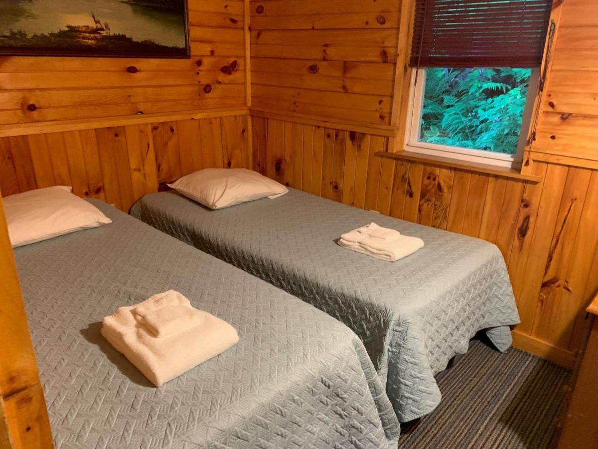 Pine Crest Motel & Cabins Barton Zewnętrze zdjęcie