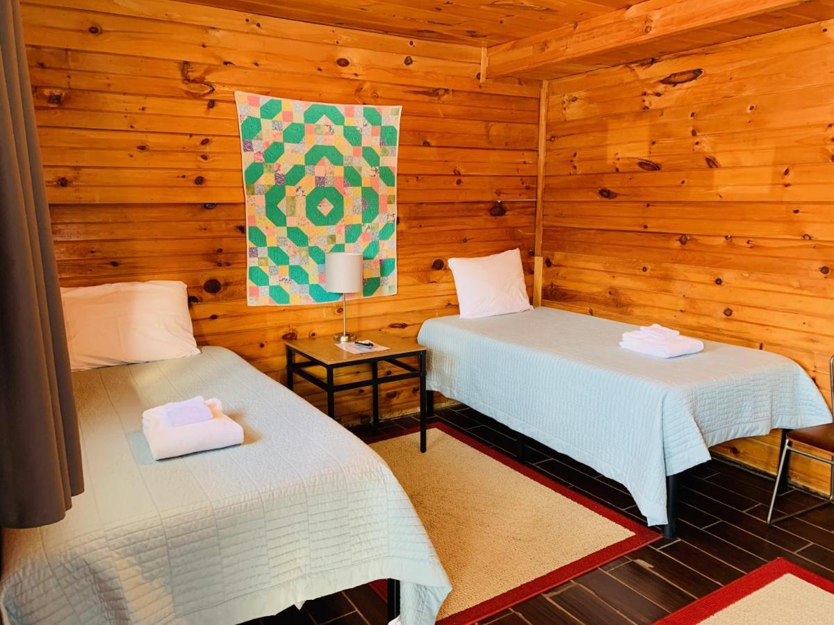 Pine Crest Motel & Cabins Barton Zewnętrze zdjęcie